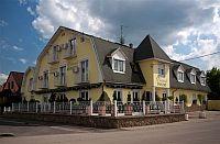 Apartman Hotel Sarvar - Nastrojowy aparthotel w Sarvar Apartman Hotel Sarvar - Nastrojowy aparthotel w Sarvar